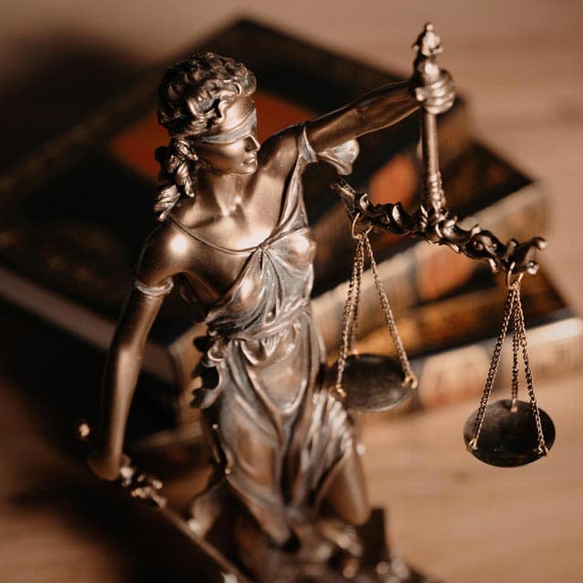 Infórmate de la actualidad jurídica con Llobet Abogados