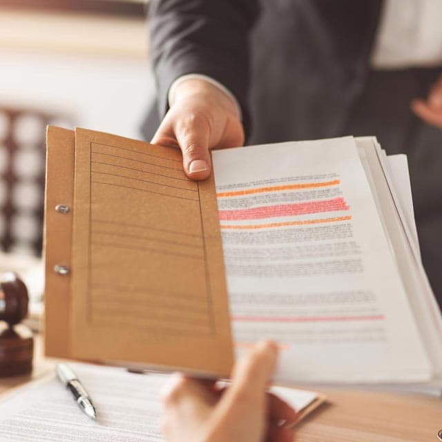 Impulsa tu negocio con la asistencia legal de Llobet Abogados